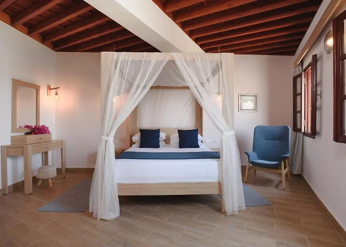 Villa Thalassa 1 2 Bedrooms With En-Suite Sea Views