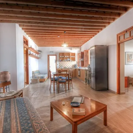 Villa Thalassa 1 2 Bedrooms With En-suite Sea Views Líndos
